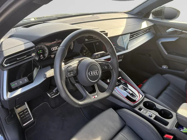 AUDI A3 Allstreet PHEV (2025) — foto 23 van 24