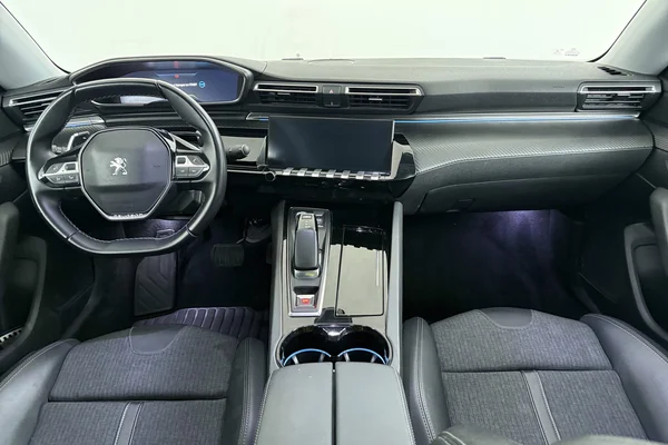 Peugeot 508 PHEV (2021) — foto 16 van 32
