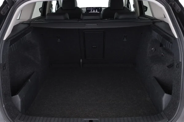 Skoda Enyaq (2021) — foto 9 van 17