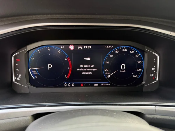 VOLKSWAGEN T-Roc (2024) — foto 7 van 23