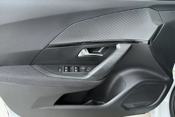 Peugeot 2008 (2025) — foto 8 van 16