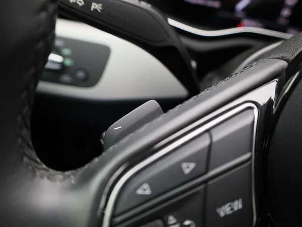 Audi A5 (2022) — foto 16 van 43