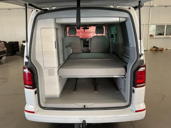 VOLKSWAGEN Multivan T6 Dsl (2018) — foto 13 van 22