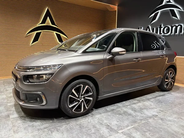 Citroen C4 (2019) — foto 17 van 27