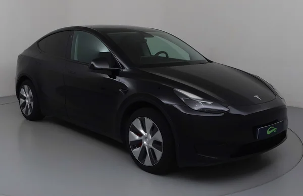 Tesla Model 3 (2023) — foto 34 van 36