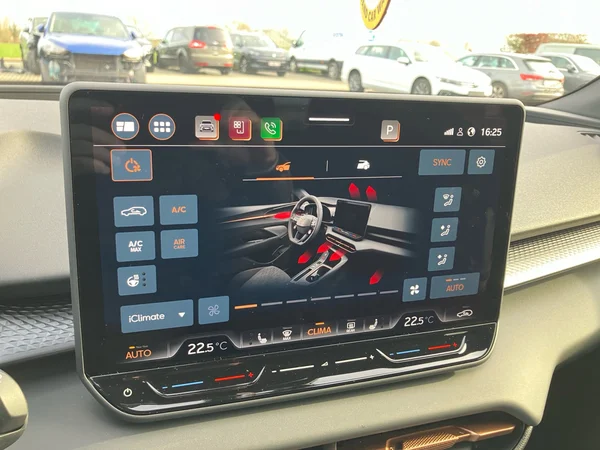 CUPRA Terramar (2024) — foto 15 van 24