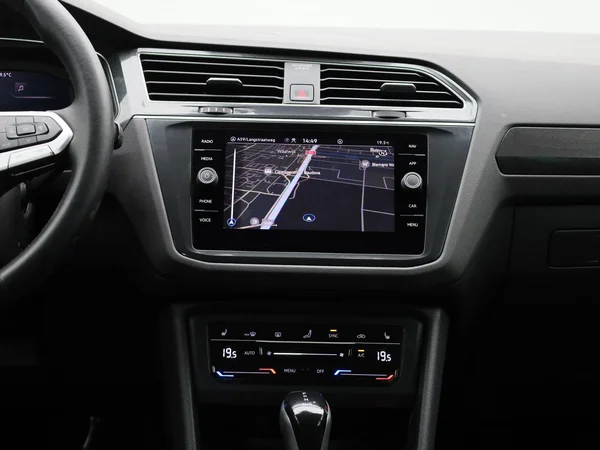 Volkswagen Tiguan (2024) — foto 3 van 43