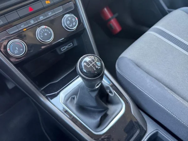 VOLKSWAGEN T-Roc (2019) — foto 21 van 30