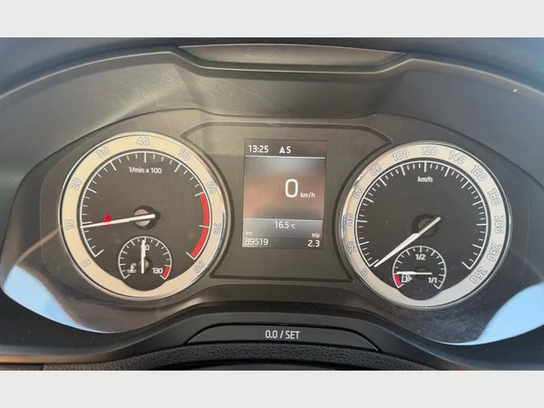 Skoda KAROQ (2018) — foto 3 van 29