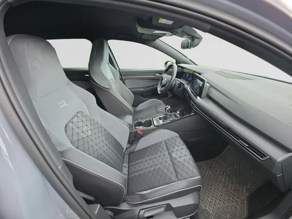 VOLKSWAGEN Golf VIII SW (2022) — foto 8 van 24