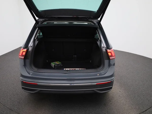 Volkswagen Tiguan (2021) — foto 5 van 43