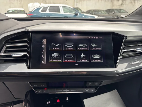 AUDI Q4 Sportback e-tron (2022) — foto 4 van 19