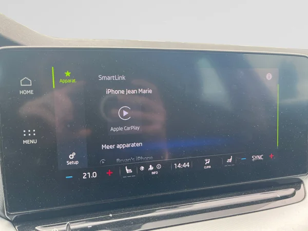 SKODA Octavia Combi (2023) — foto 8 van 18