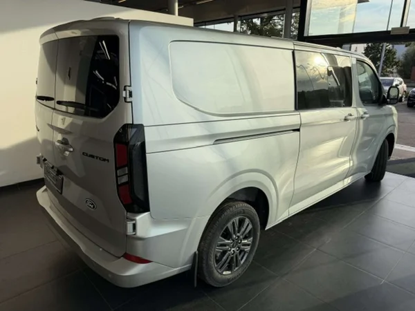 Ford Transit Custom — foto 20 van 24