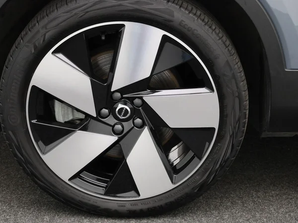 Volvo C40 (2023) — foto 8 van 47