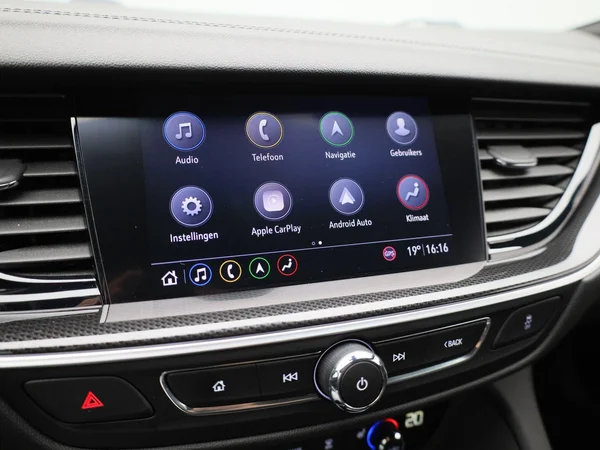 Opel Insignia (2022) — foto 19 van 37