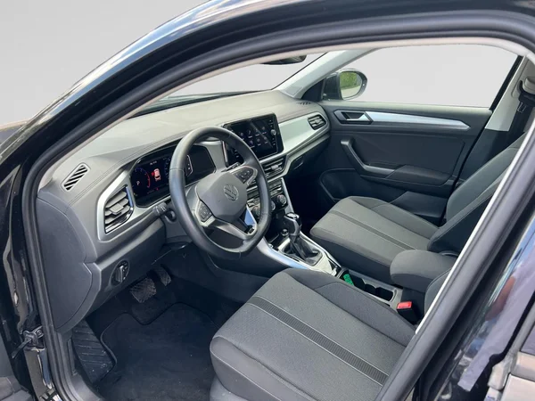 VOLKSWAGEN T-Roc (2022) — foto 2 van 24