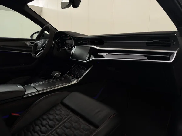 AUDI RS6 (2024) — foto 3 van 31
