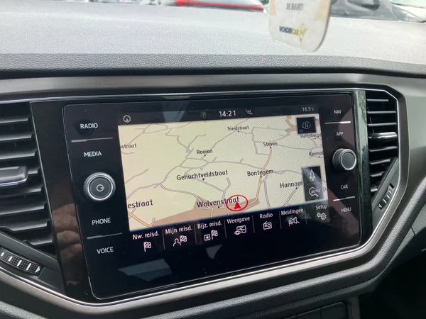 VOLKSWAGEN T-Roc (2020) — foto 10 van 25