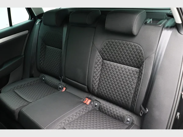 SKODA Superb Combi (2022) — foto 16 van 27