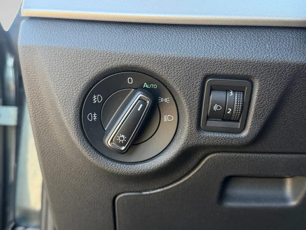 SKODA Scala (2020) — foto 2 van 20