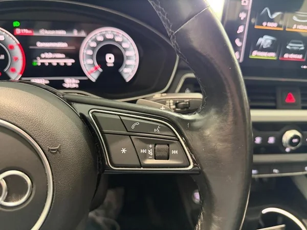 AUDI A4 (2022) — foto 15 van 28