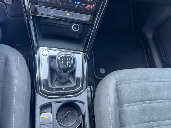 VOLKSWAGEN Touran Dsl (2024) — foto 19 van 26