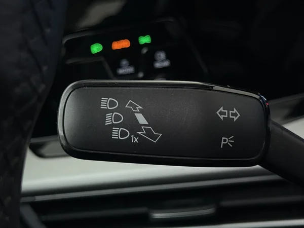 VOLKSWAGEN Golf (2021) — foto 16 van 30