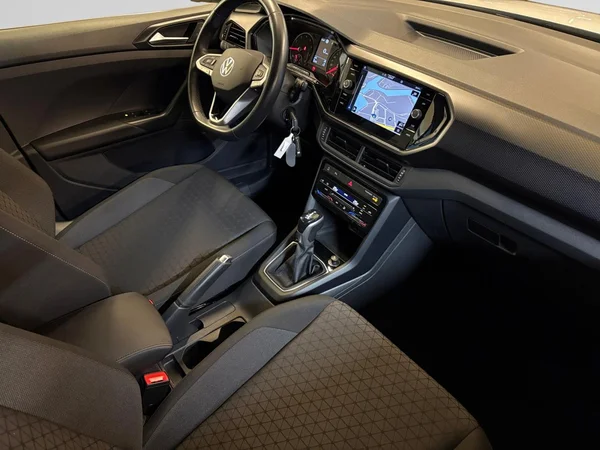 VOLKSWAGEN T-Cross (2022) — foto 13 van 15