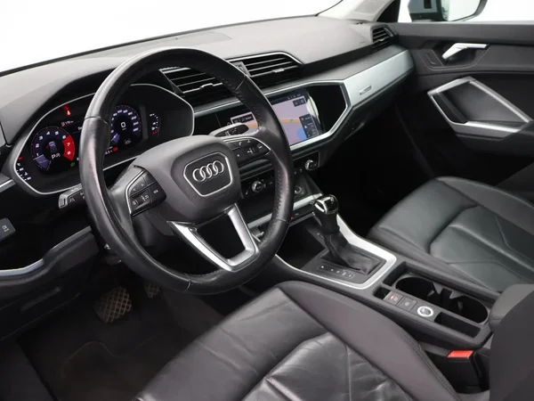 Audi Q3 (2019) — foto 2 van 27