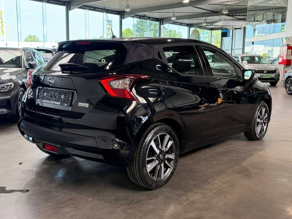 Nissan Micra (2019) — foto 12 van 18