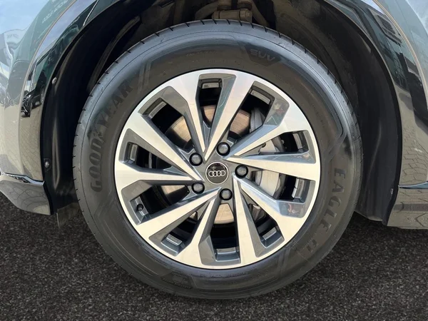 AUDI Q6 e-tron (2025) — foto 14 van 22