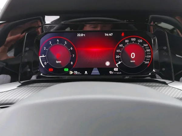 Volkswagen Golf (2023) — foto 3 van 18