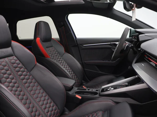 AUDI RS3 Sportback (2025) — foto 26 van 26
