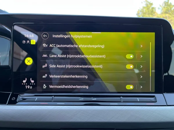 VOLKSWAGEN Golf VIII SW (2024) — foto 6 van 22