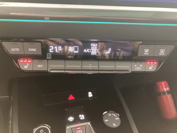 AUDI Q4 e-tron (2022) — foto 7 van 30