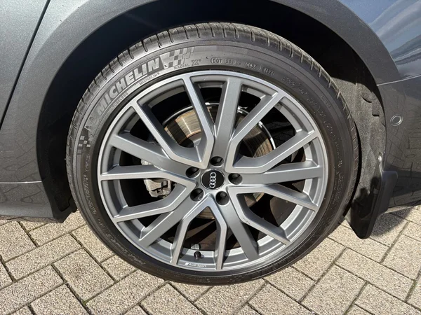 AUDI A6 Avant (2019) — foto 16 van 24