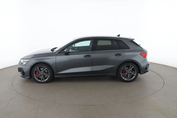 Audi S3 (2023) — foto 9 van 16
