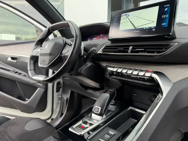 Peugeot 5008 (2021) — foto 2 van 29