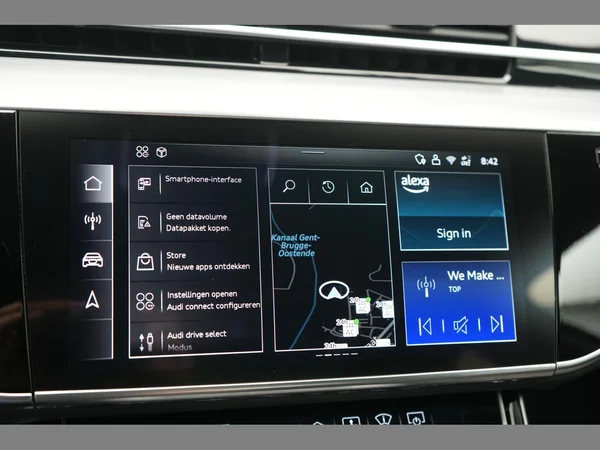 AUDI A8 Long PHEV (2024) — foto 9 van 53