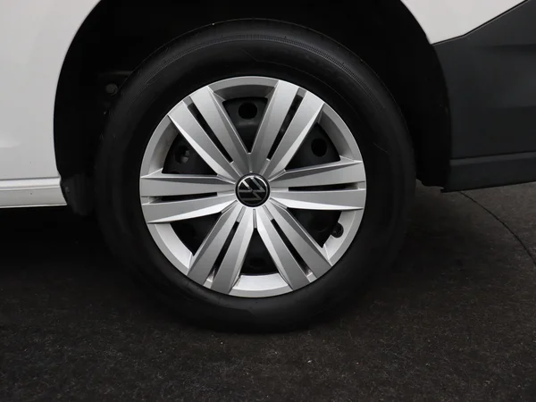 VOLKSWAGEN Caddy Maxi Van (2025) — foto 10 van 14