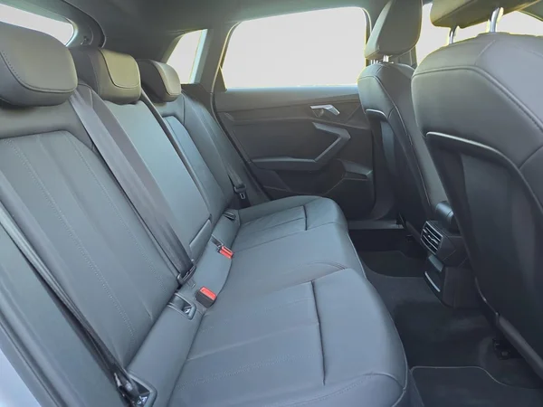 AUDI A3 Sportback (2021) — foto 2 van 19