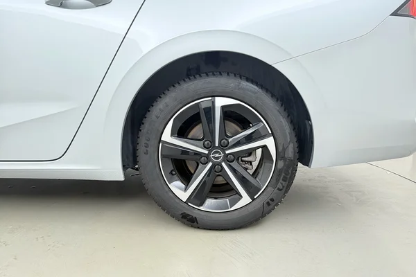 Opel Astra Sports Tourer (2025) — foto 11 van 14
