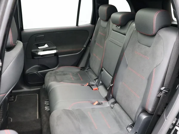 Mercedes-Benz EQB (2025) — foto 16 van 32
