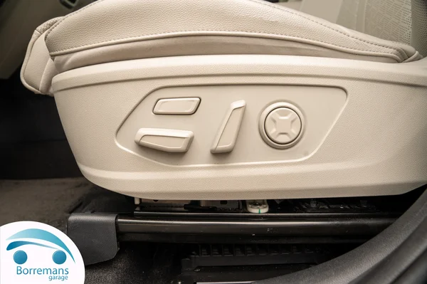 Kia Sorento (2021) — foto 31 van 131