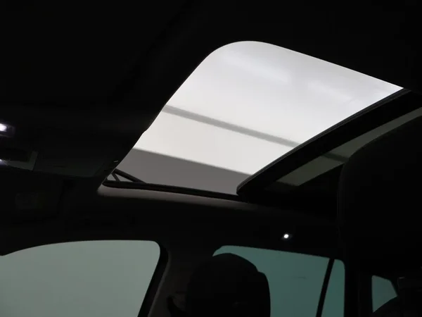 Volkswagen Tiguan (2022) — foto 17 van 29