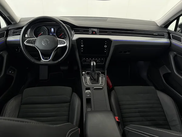VOLKSWAGEN Passat Variant (2022) — foto 33 van 33