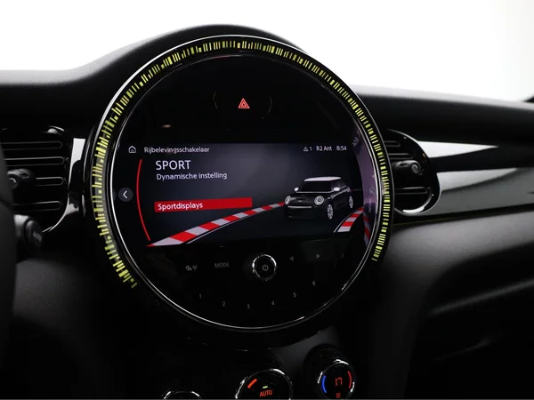 MINI Mini 5 Doors (F55 LCI II) (2022) — foto 9 van 18