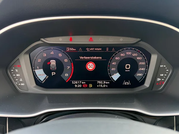 AUDI Q3 (2022) — foto 6 van 21