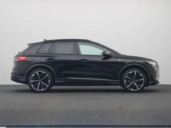 AUDI Q4 e-tron (2025) — foto 23 van 25